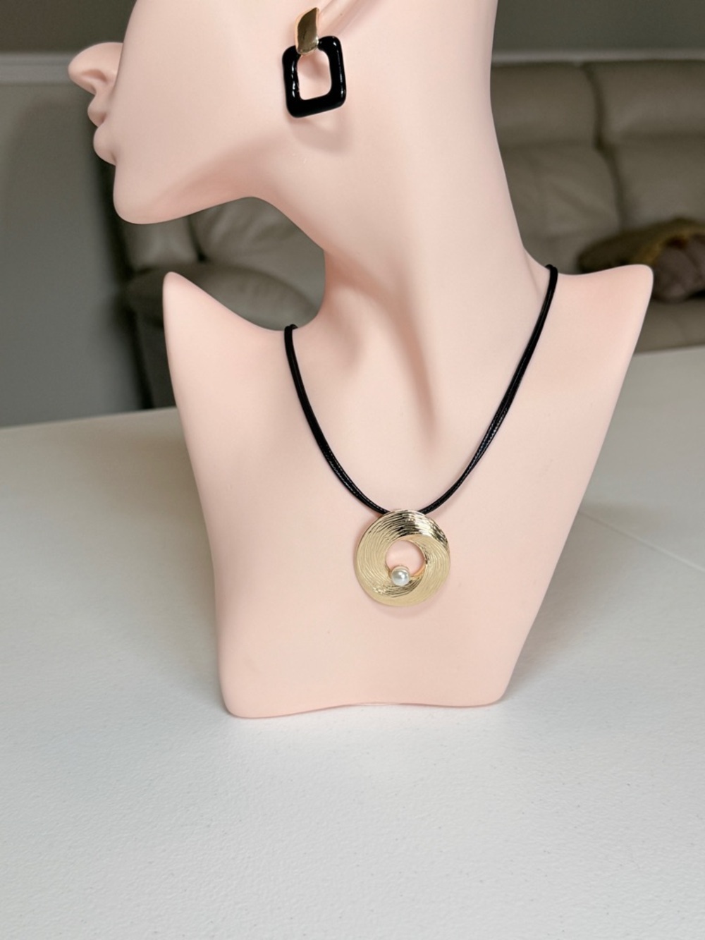 Gold Disc Necklace with Pearl Accent - Picture 5 of 10